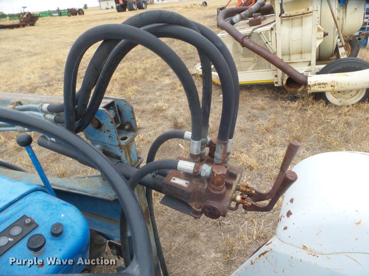 image for item AP9622 1979 Ford 1300 MFWD tractor