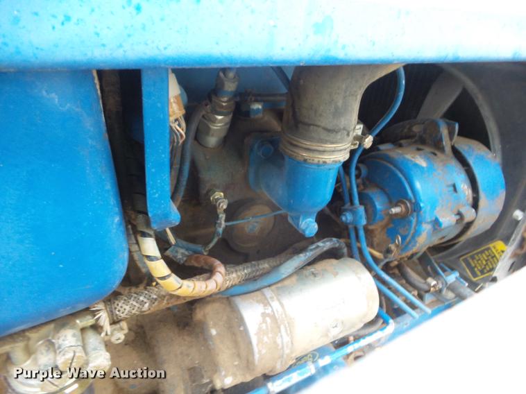 image for item AP9622 1979 Ford 1300 MFWD tractor