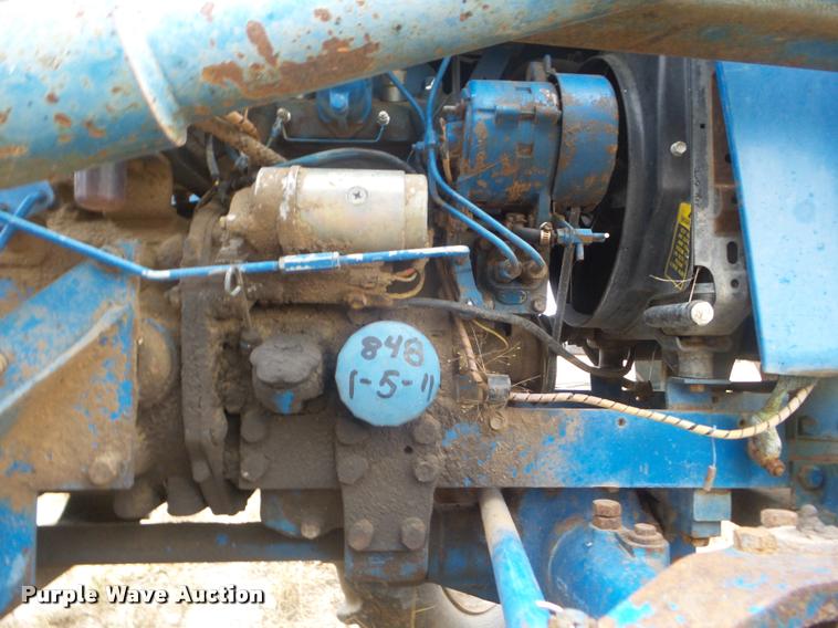 image for item AP9622 1979 Ford 1300 MFWD tractor