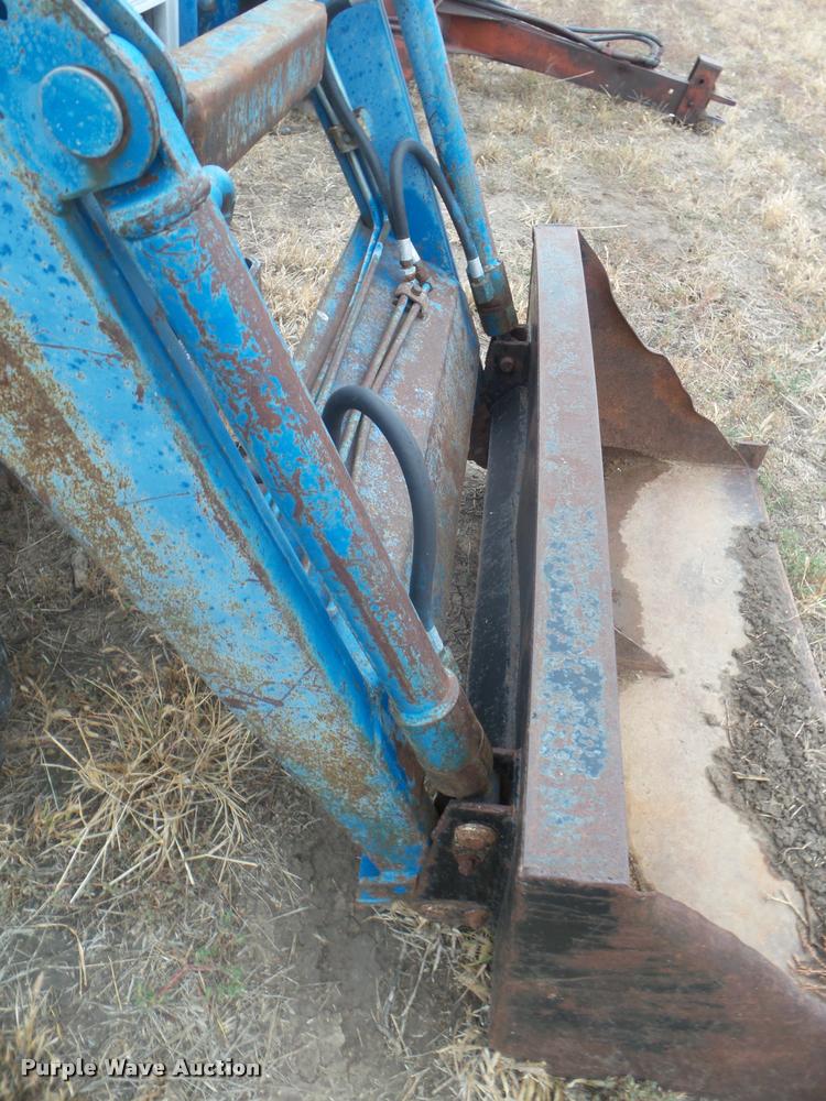 image for item AP9622 1979 Ford 1300 MFWD tractor