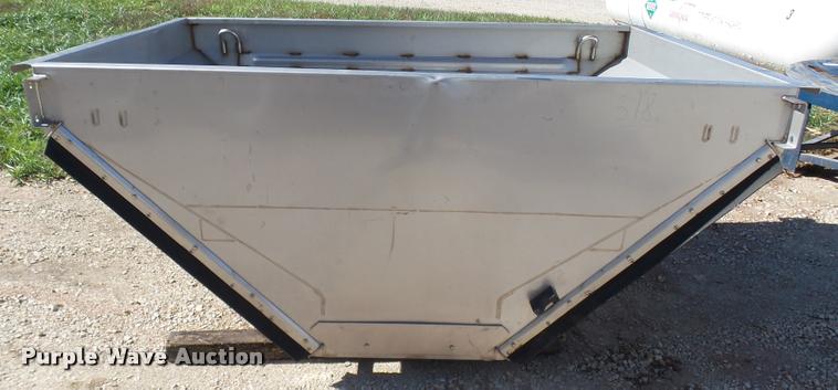 image for item AV9833 New Leader L3220G4 MultApplier stainless steel spreader