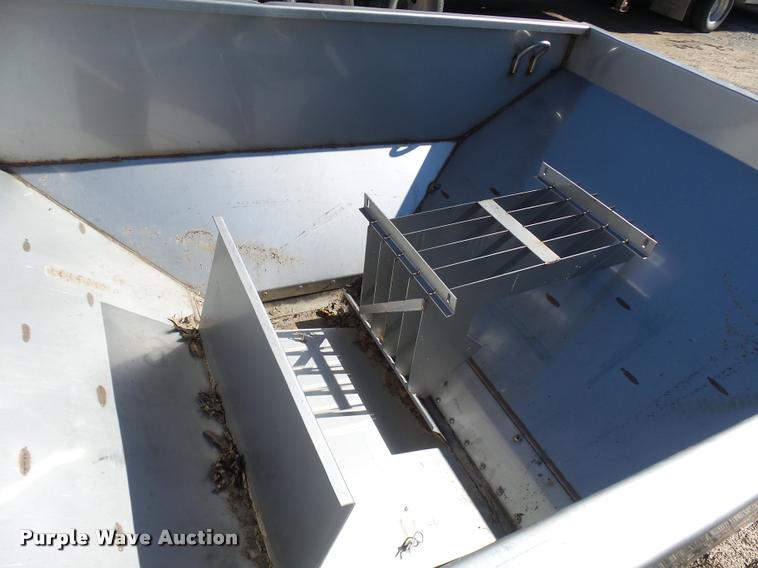 image for item AV9833 New Leader L3220G4 MultApplier stainless steel spreader