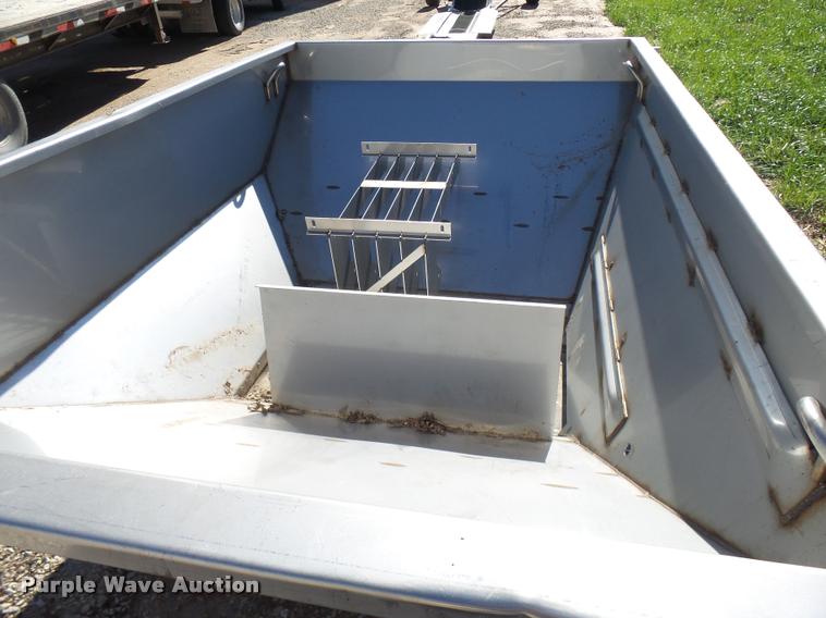 image for item AV9833 New Leader L3220G4 MultApplier stainless steel spreader