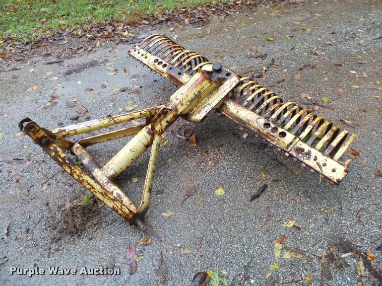 image for item BM9642 Ford 784 hay rake