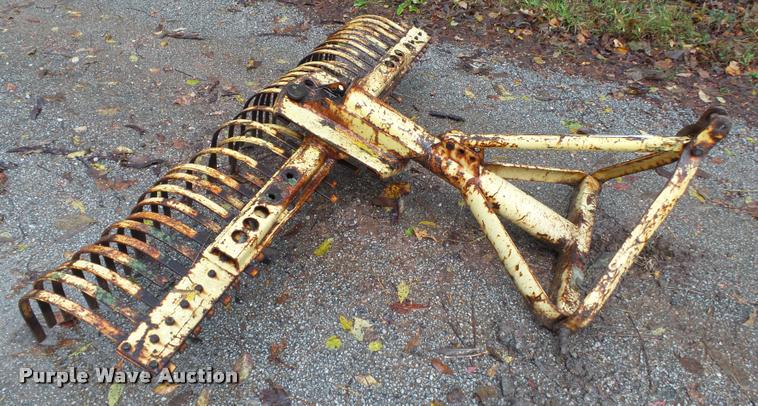 image for item BM9642 Ford 784 hay rake