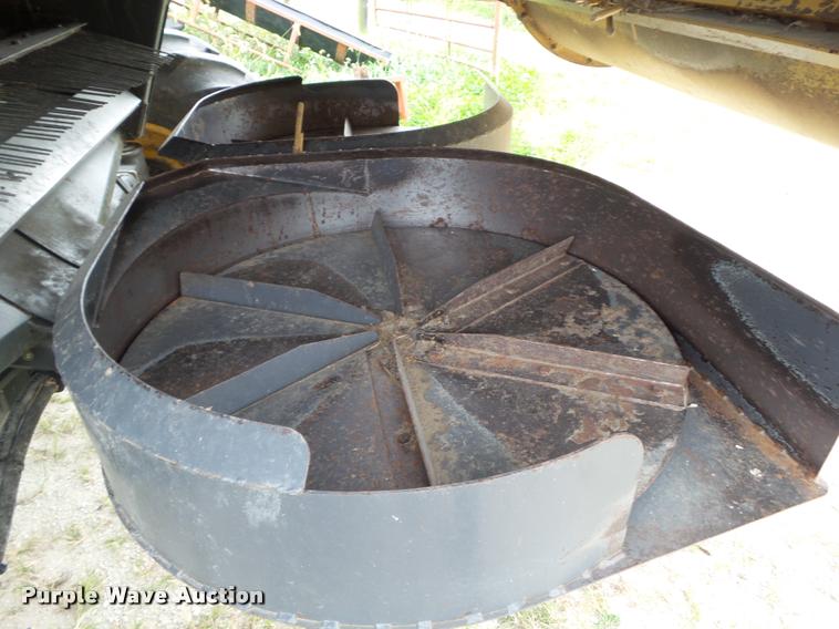 image for item BZ9865 2001 Lexion 470 combine