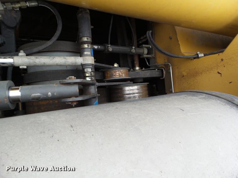 image for item BZ9865 2001 Lexion 470 combine