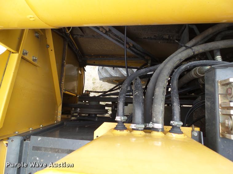 image for item BZ9865 2001 Lexion 470 combine