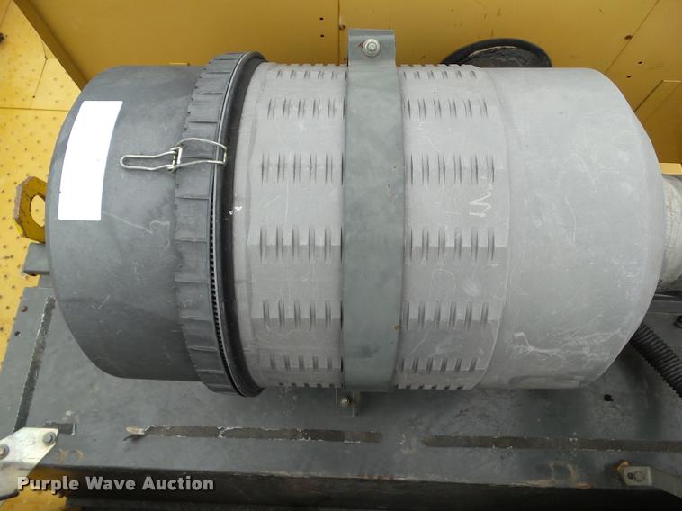 image for item BZ9865 2001 Lexion 470 combine