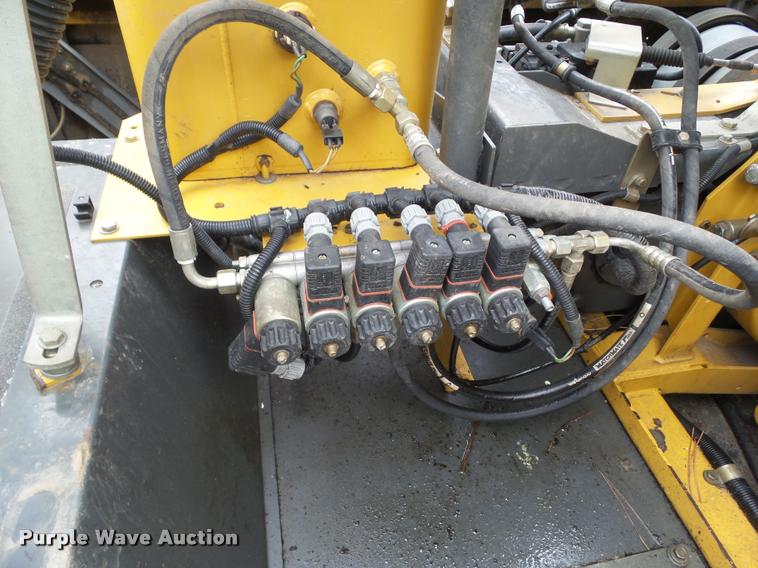 image for item BZ9865 2001 Lexion 470 combine