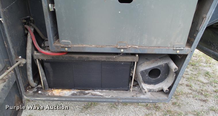 image for item BZ9865 2001 Lexion 470 combine