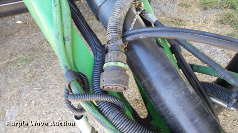 image for item DA8873 2008 John Deere 568 Mega Wide round baler