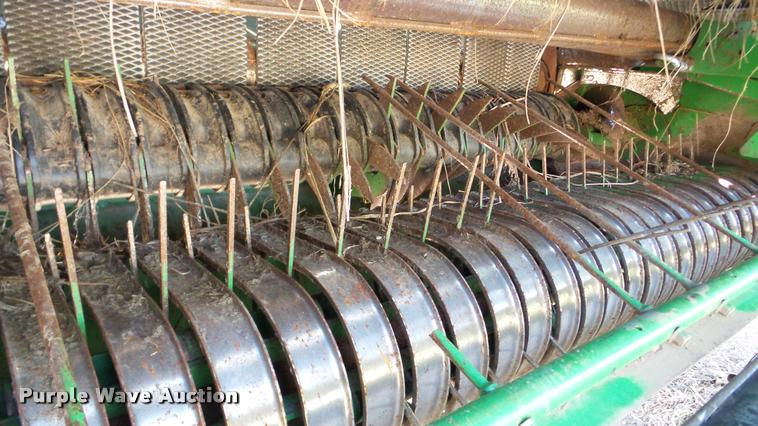 image for item DA8873 2008 John Deere 568 Mega Wide round baler
