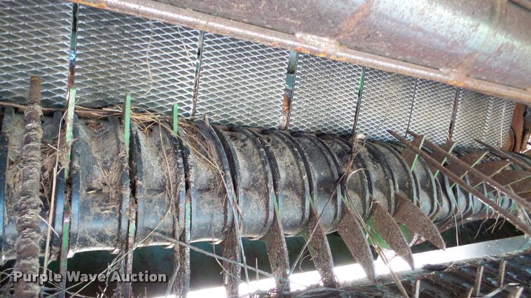 image for item DA8873 2008 John Deere 568 Mega Wide round baler