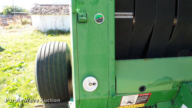 image for item DA8873 2008 John Deere 568 Mega Wide round baler
