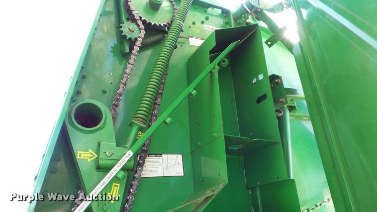 image for item DA8873 2008 John Deere 568 Mega Wide round baler