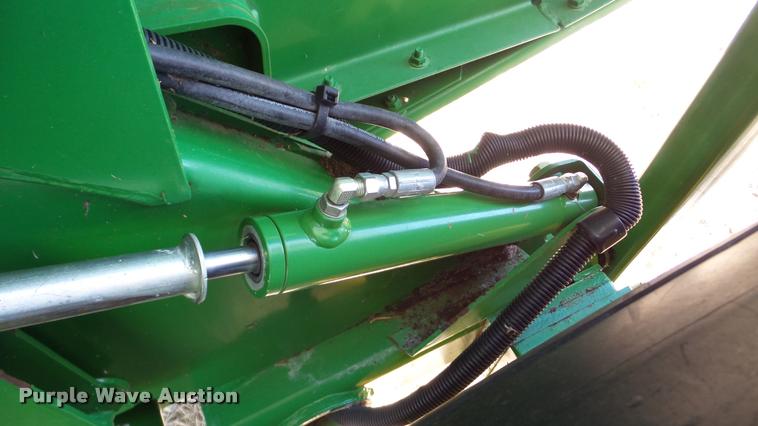 image for item DA8873 2008 John Deere 568 Mega Wide round baler