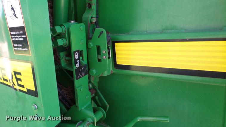 image for item DA8873 2008 John Deere 568 Mega Wide round baler