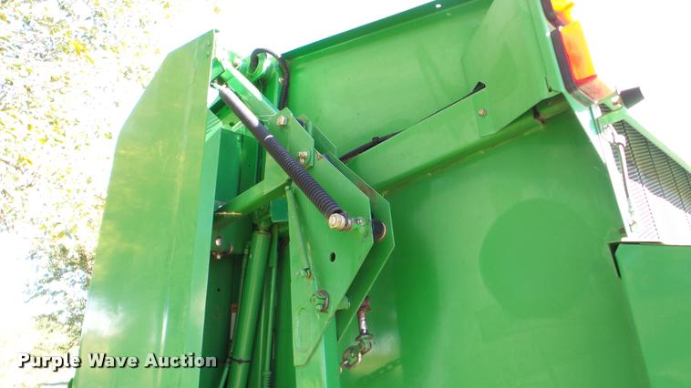 image for item DA8873 2008 John Deere 568 Mega Wide round baler