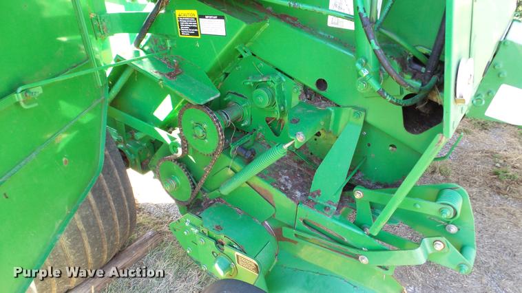 image for item DA8873 2008 John Deere 568 Mega Wide round baler