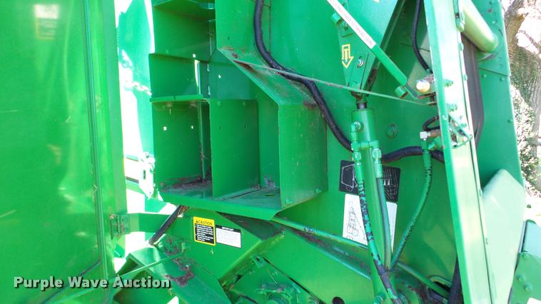 image for item DA8873 2008 John Deere 568 Mega Wide round baler