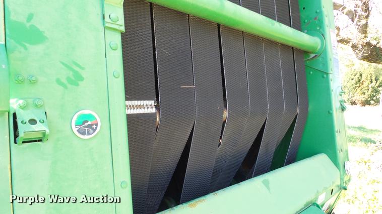 image for item DA8873 2008 John Deere 568 Mega Wide round baler