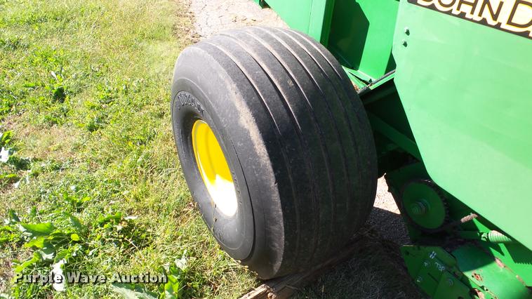 image for item DA8873 2008 John Deere 568 Mega Wide round baler