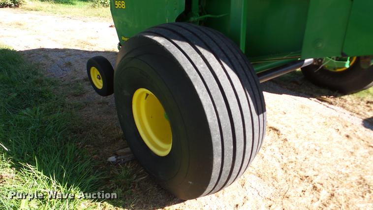 image for item DA8873 2008 John Deere 568 Mega Wide round baler