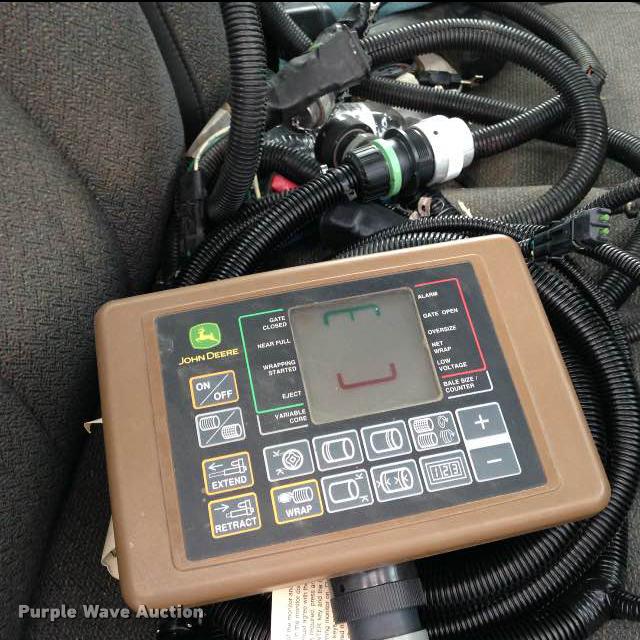 image for item DA8873 2008 John Deere 568 Mega Wide round baler