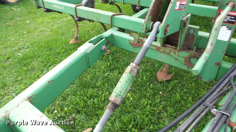 image for item DA8917 John Deere 980 field cultivator