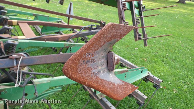 image for item DA8917 John Deere 980 field cultivator