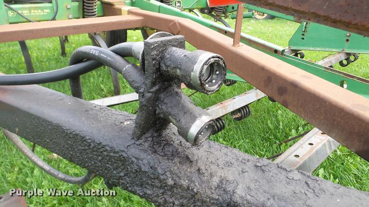 image for item DA8917 John Deere 980 field cultivator