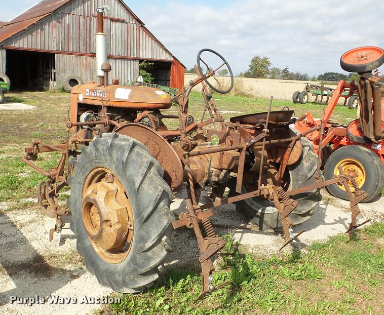 image for item DA8930 Farmall B tractor