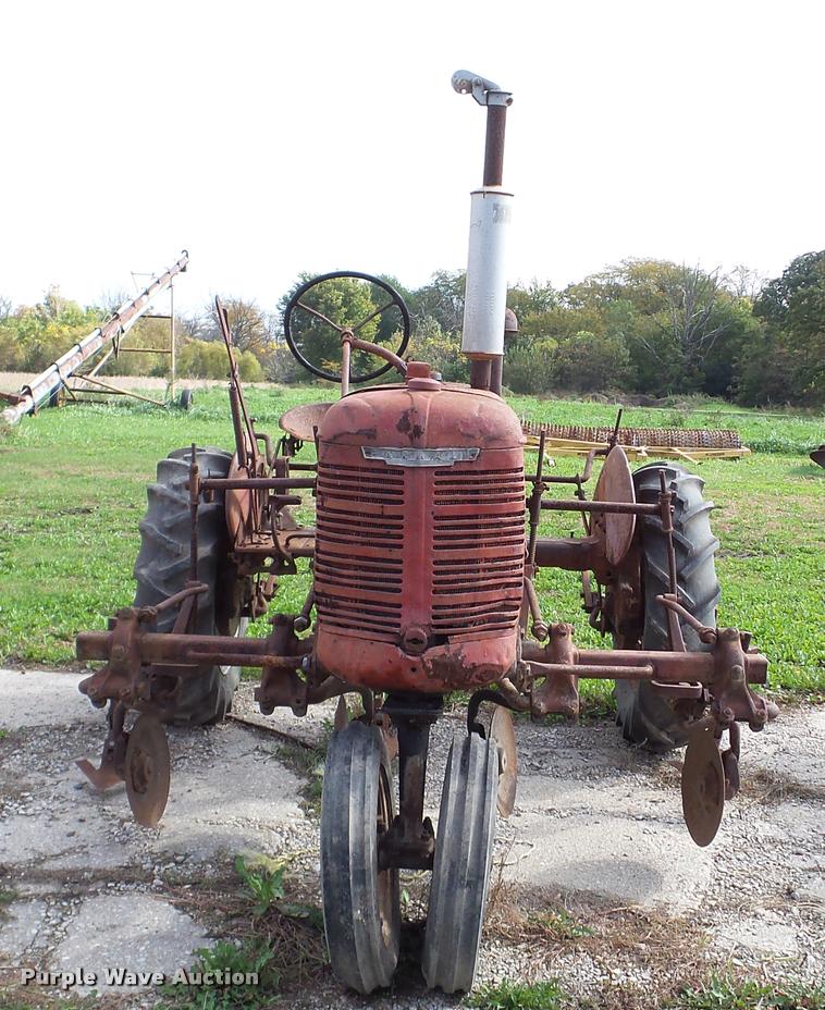 image for item DA8930 Farmall B tractor
