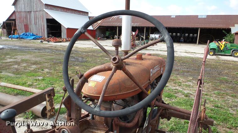 image for item DA8930 Farmall B tractor