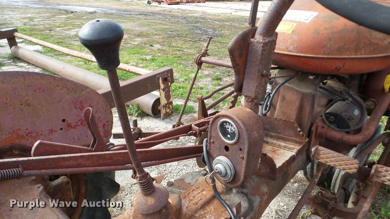 image for item DA8930 Farmall B tractor