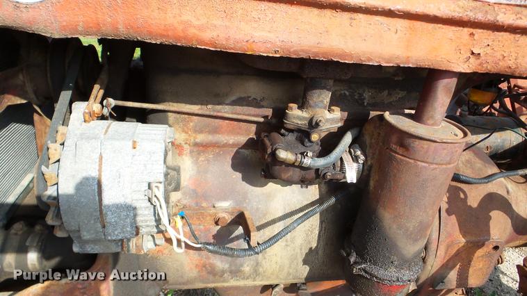 image for item DA8930 Farmall B tractor