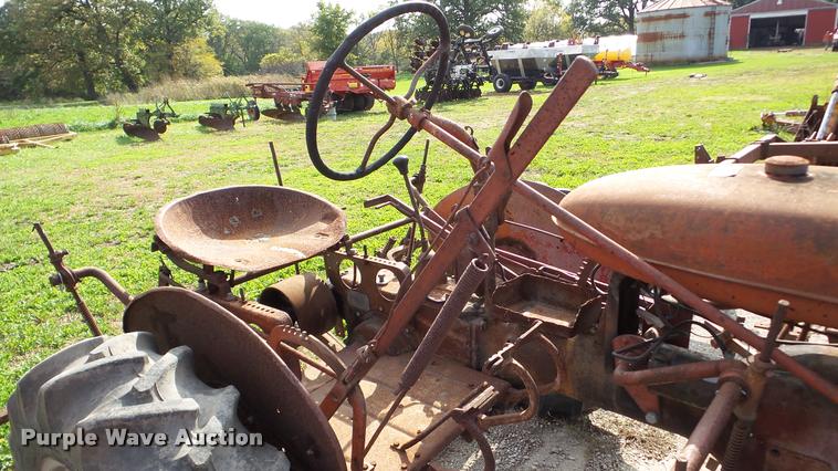 image for item DA8930 Farmall B tractor