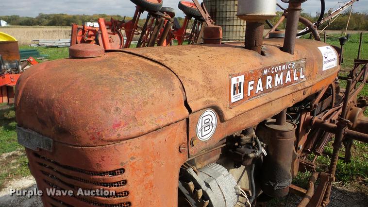 image for item DA8930 Farmall B tractor