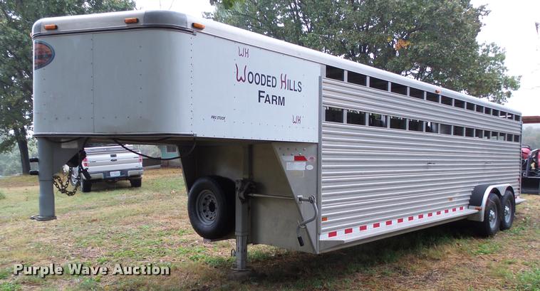image for item K1085 2002 Sundowner Rancher livestock trailer