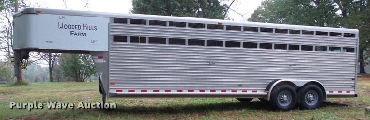 image for item K1085 2002 Sundowner Rancher livestock trailer