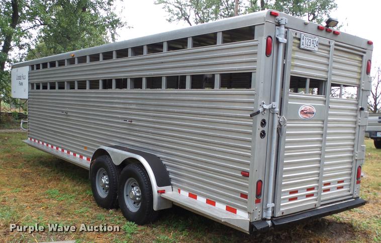 image for item K1085 2002 Sundowner Rancher livestock trailer