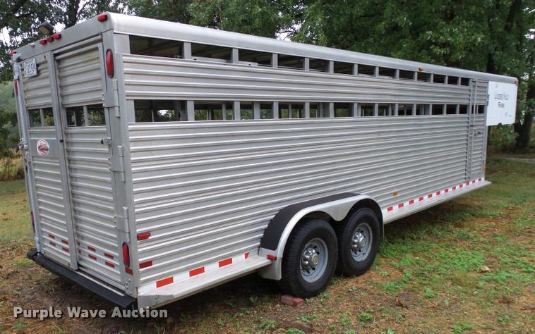 image for item K1085 2002 Sundowner Rancher livestock trailer