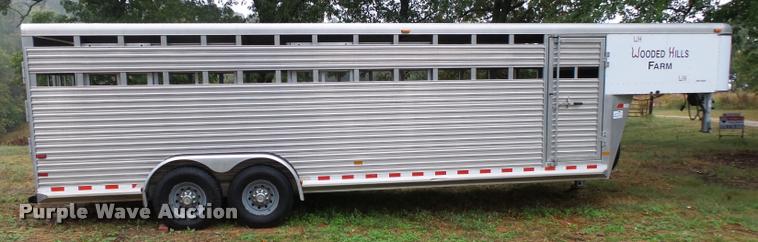 image for item K1085 2002 Sundowner Rancher livestock trailer