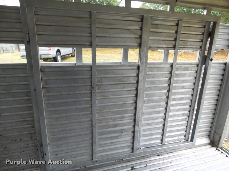 image for item K1085 2002 Sundowner Rancher livestock trailer