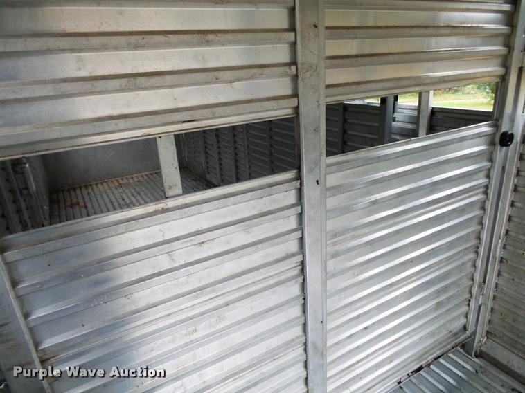 image for item K1085 2002 Sundowner Rancher livestock trailer