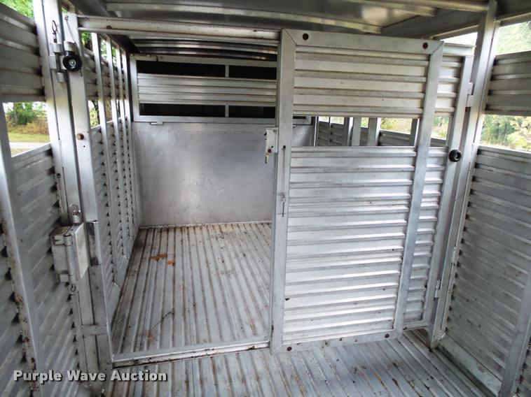 image for item K1085 2002 Sundowner Rancher livestock trailer