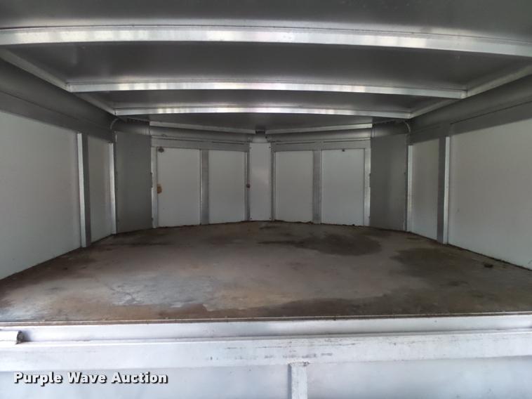 image for item K1085 2002 Sundowner Rancher livestock trailer