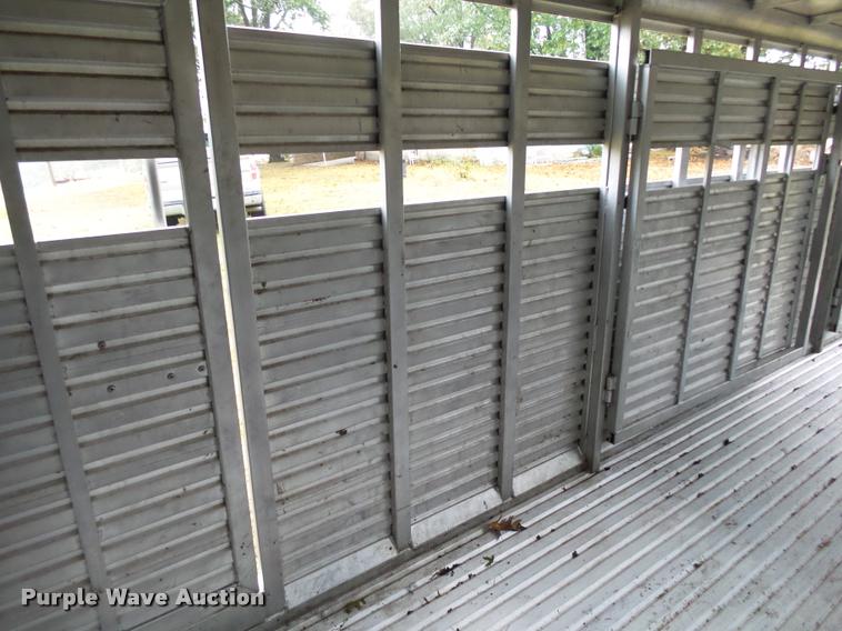 image for item K1085 2002 Sundowner Rancher livestock trailer