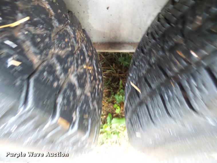 image for item K1085 2002 Sundowner Rancher livestock trailer